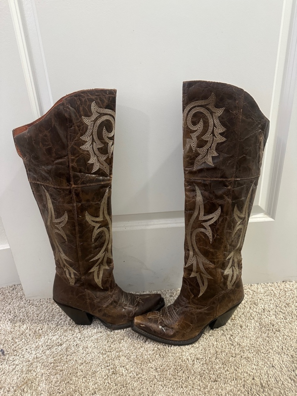 Dan Post Brown Leather Embroidered Knee-High Cowboy Boots Women's Size 8.5 EUC - Picture 3 of 7
